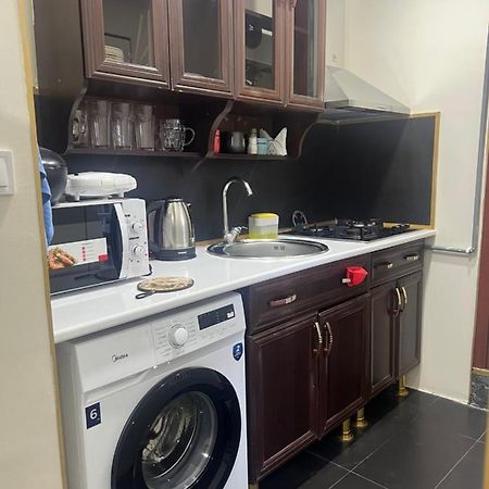 Monika Apartment Tbilisi Bagian luar foto