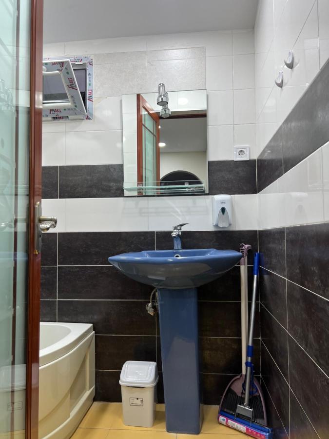 Monika Apartment Tbilisi Bagian luar foto
