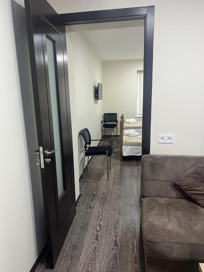 Monika Apartment Tbilisi Bagian luar foto