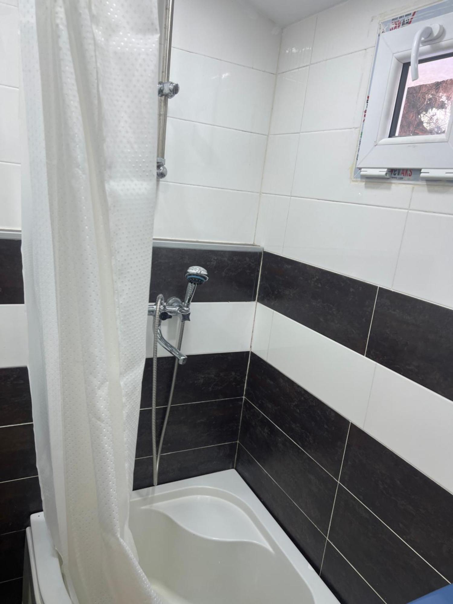 Monika Apartment Tbilisi Bagian luar foto